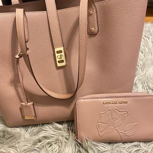 Michael Korks pocket book and matching wallet